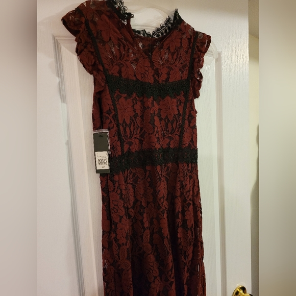 Dex Lace Dress - Picture 3 of 3